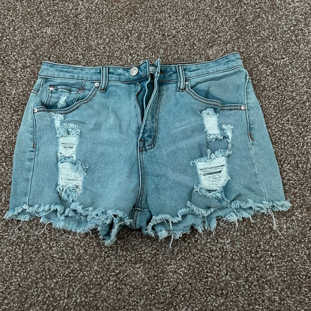 ripped shorts: 9, ALMOST FAMOUS